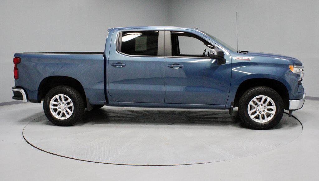 Used 2024 Chevrolet Silverado 1500 LT AWD/4WD image 5