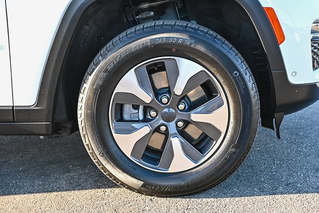 Used 2023 Jeep Grand Cherokee 4WD 4xe w/ Luxury Tech Group II image 13