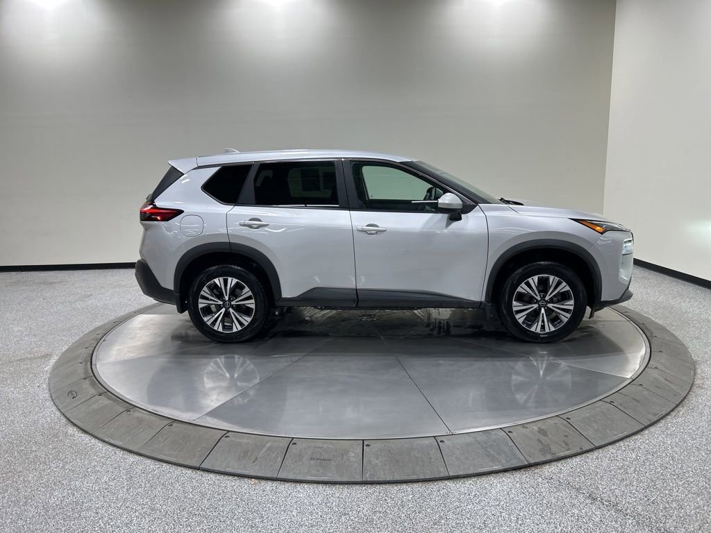 Used 2023 Nissan Rogue SV image 6