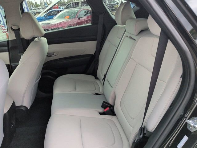 Used 2025 Hyundai Tucson SE AWD/4WD image 14
