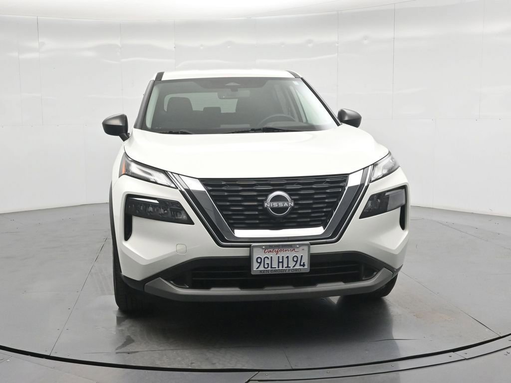 Used 2023 Nissan Rogue S image 32