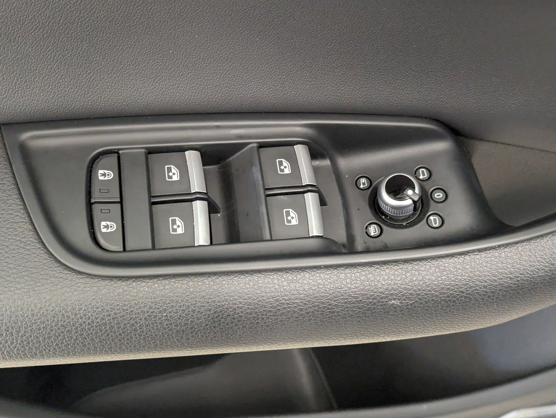 Used 2022 Audi Q7 Premium Plus image 11