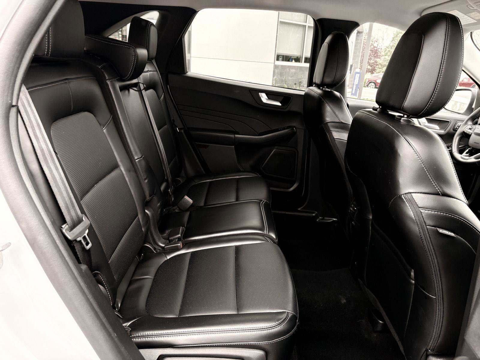 Certified 2025 Ford Escape Platinum AWD/4WD image 21