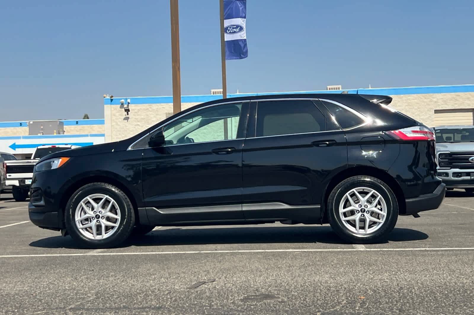 Certified 2024 Ford Edge SEL AWD/4WD image 6