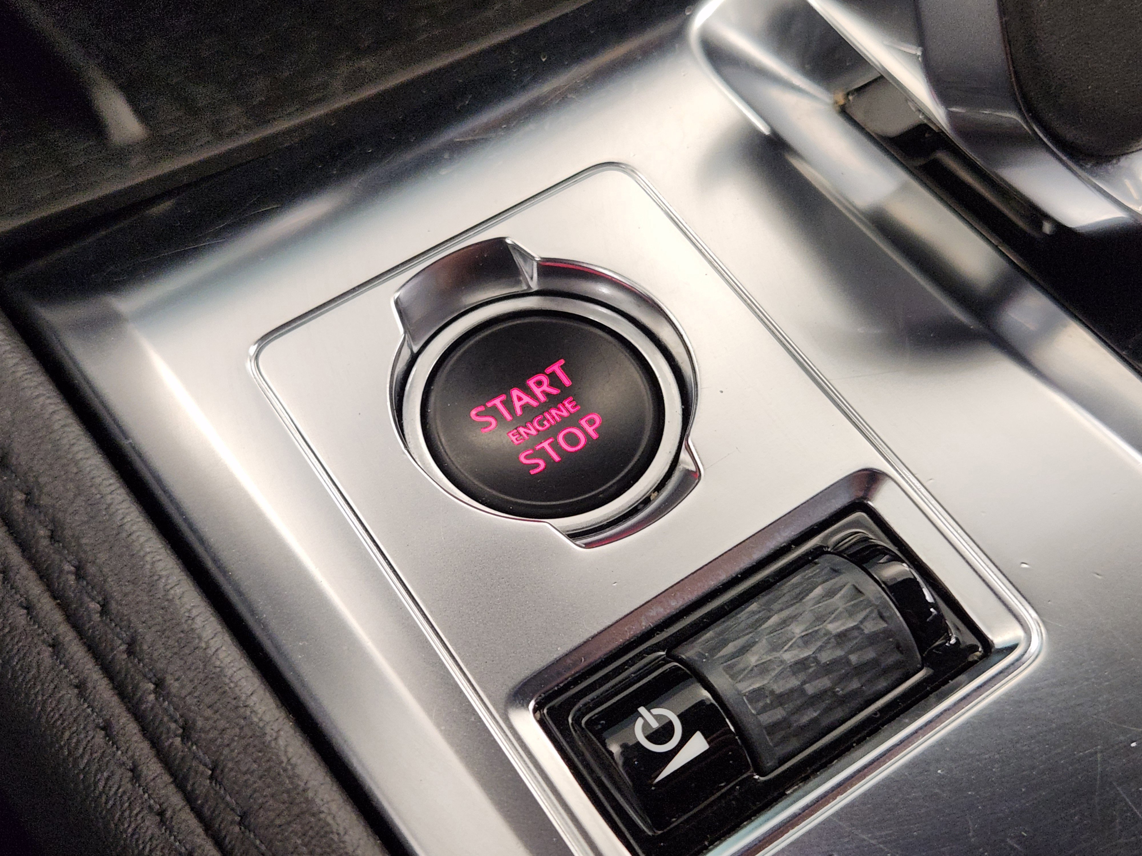 Used 2021 Jaguar F-PACE S image 21