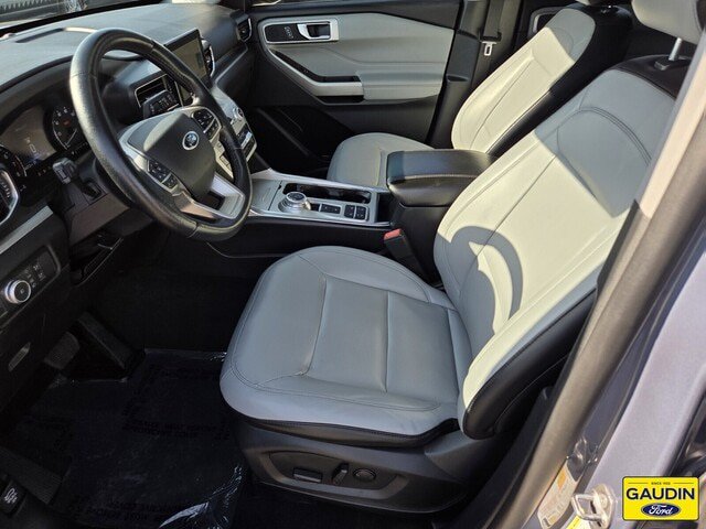 Certified 2021 Ford Explorer XLT w/ Equipment Group 202A RWD image 11
