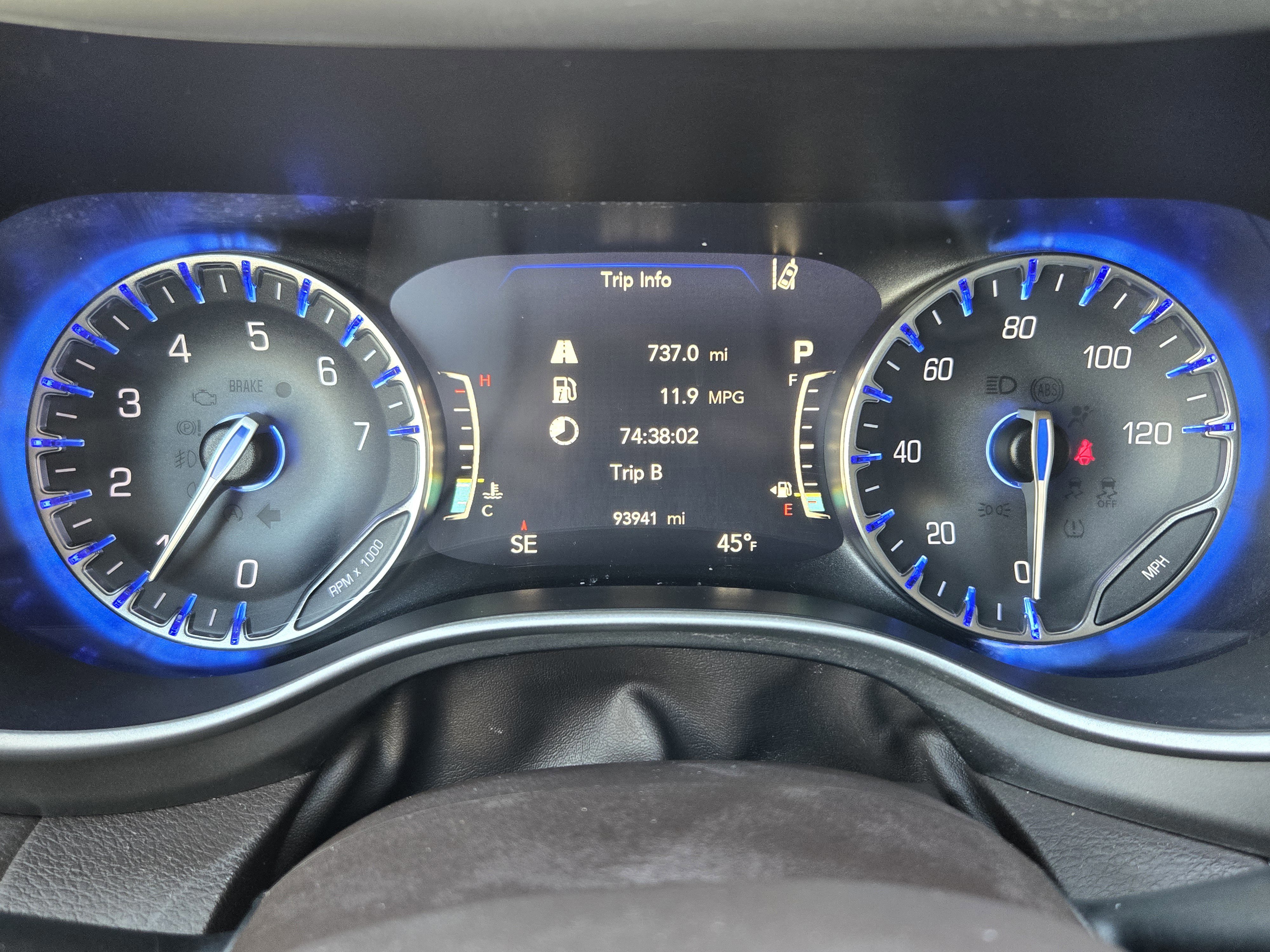 Used 2018 Chrysler Pacifica Touring-L w/ Advanced Safetytec Group image 11