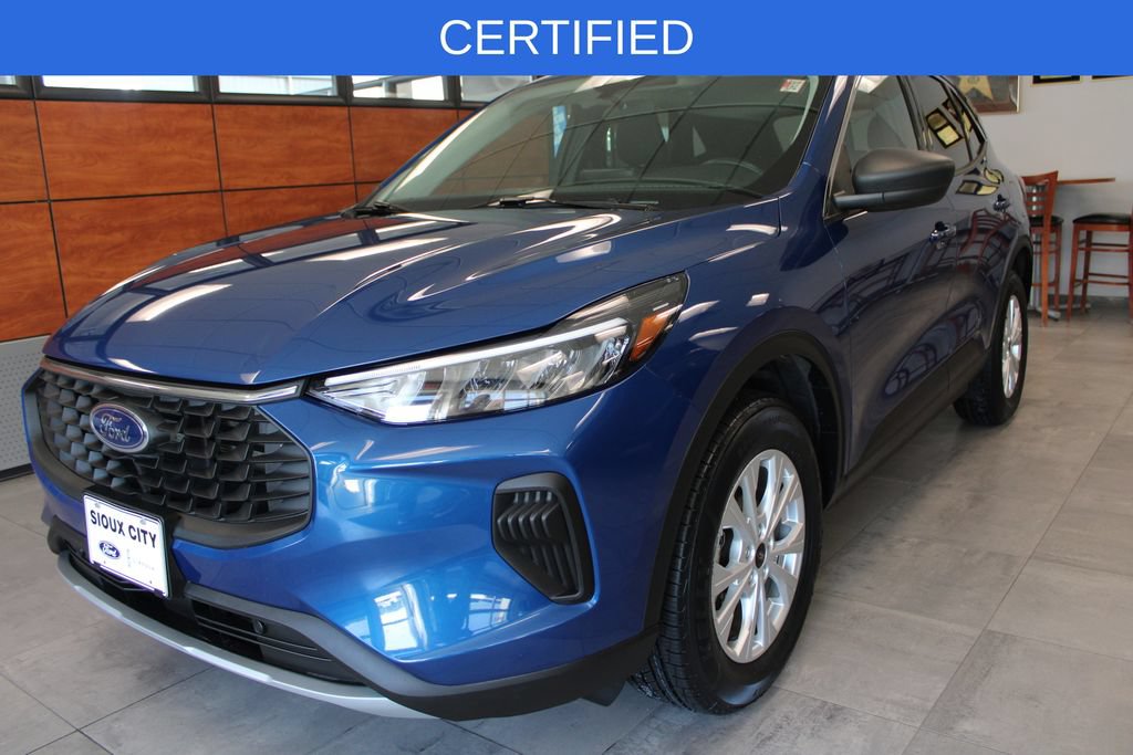 Certified 2023 Ford Escape Active AWD/4WD image 1