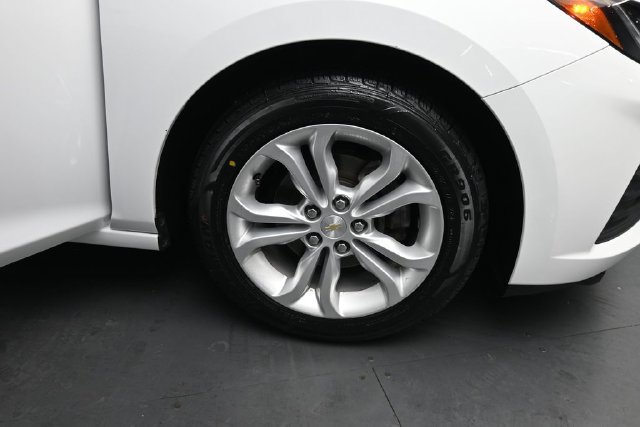 Used 2019 Chevrolet Cruze LT w/ Convenience Package FWD image 33