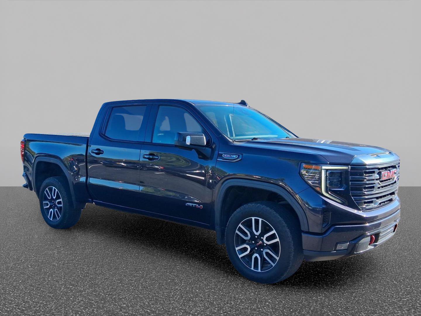 Used 2022 GMC Sierra 1500 AT4 w/ AT4 Preferred Package AWD/4WD image 3