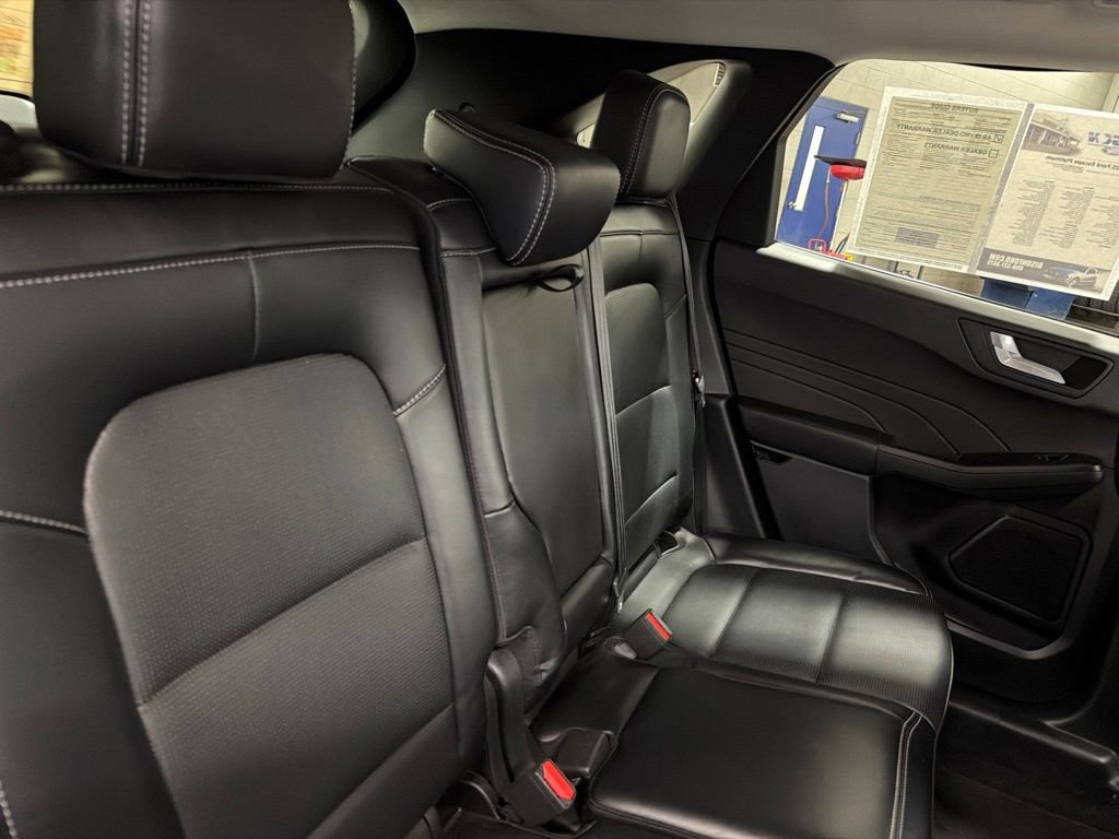 Certified 2025 Ford Escape Platinum AWD/4WD image 11