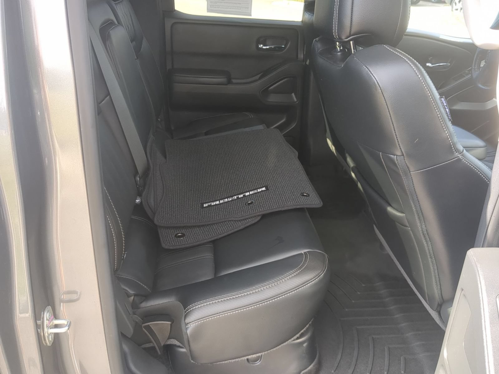 Used 2025 Nissan Frontier SL AWD/4WD image 34