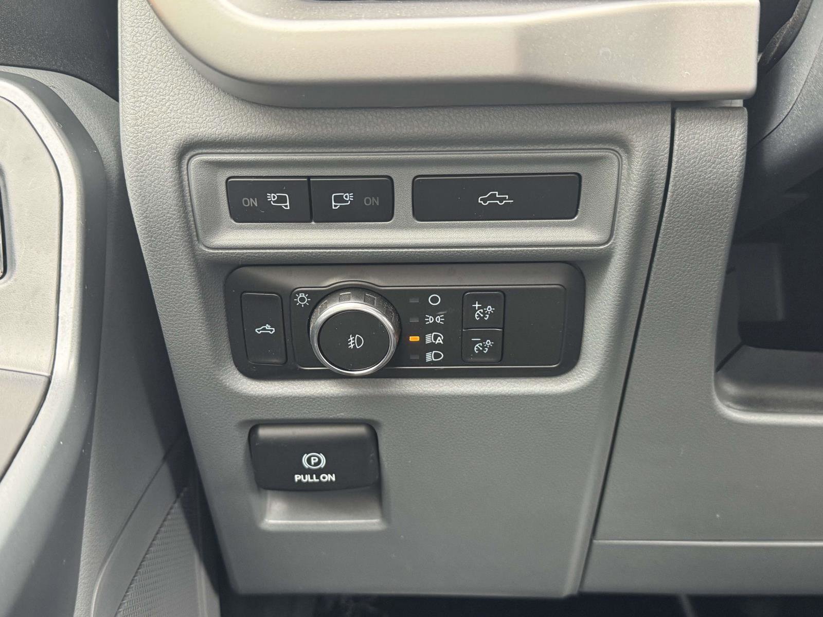 Certified 2022 Ford F150 XLT w/ Equipment Group 302A High image 18