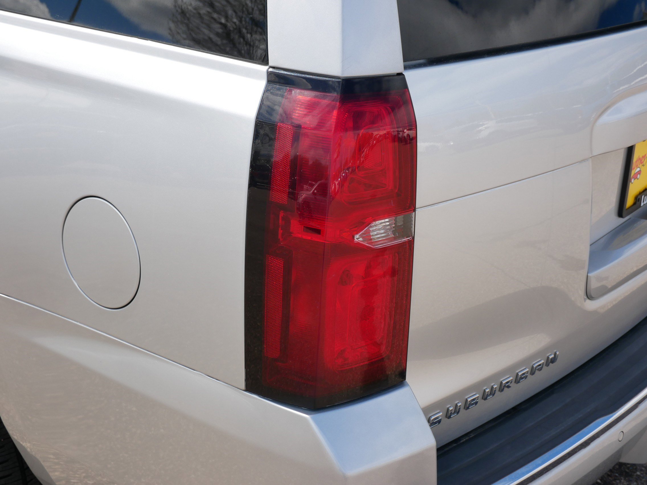 Used 2020 Chevrolet Suburban Premier AWD/4WD image 17
