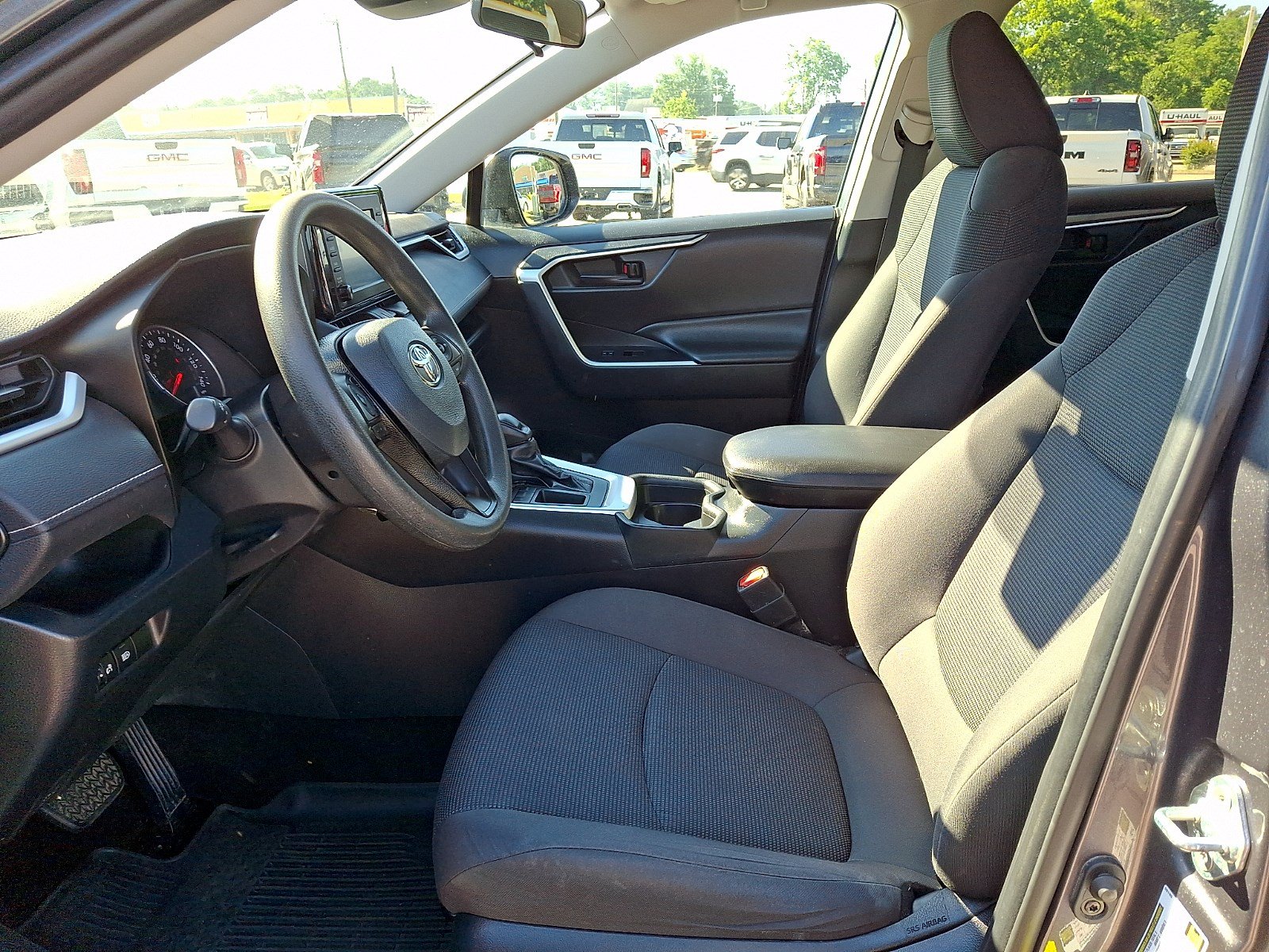 Used 2019 Toyota RAV4 LE FWD image 12