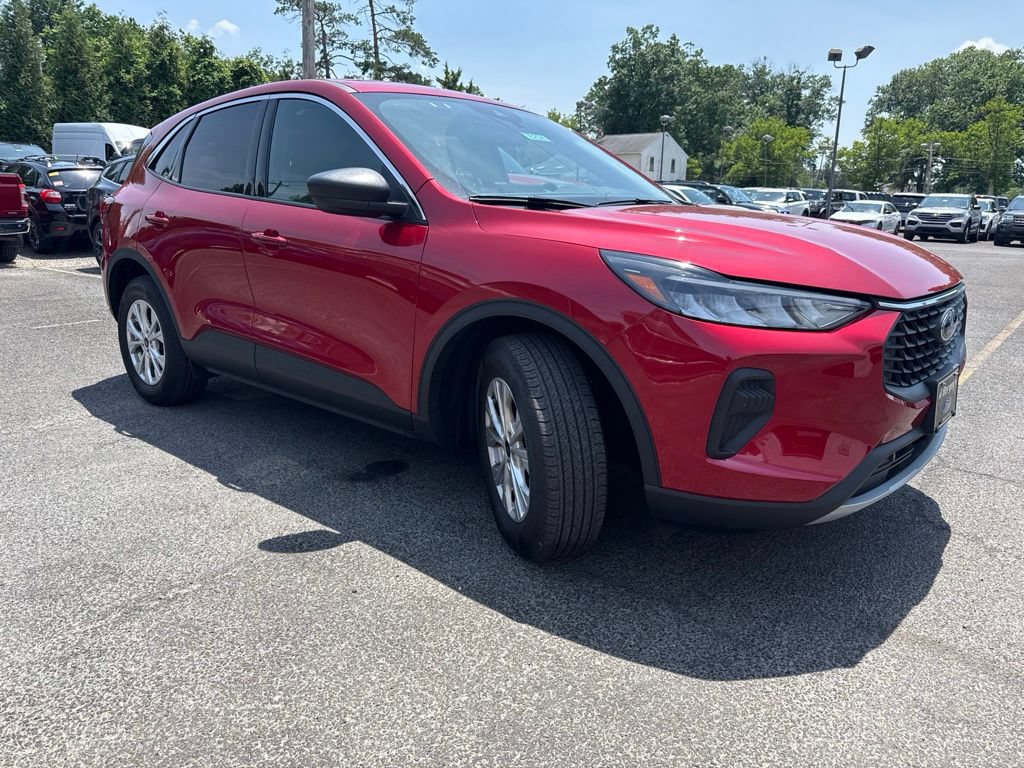 Certified 2023 Ford Escape Active w/ Tech Pack #1 AWD/4WD image 3