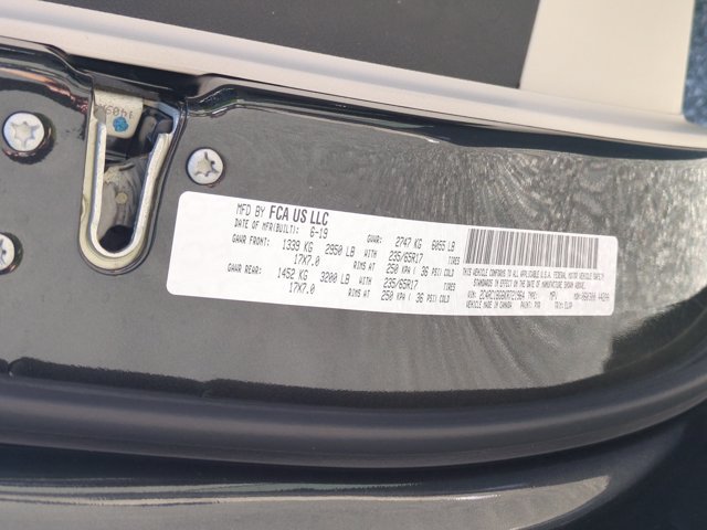 Used 2019 Chrysler Pacifica Touring-L FWD image 37