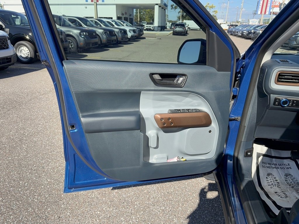 Certified 2023 Ford Maverick Lariat w/ Lariat Luxury Package image 8