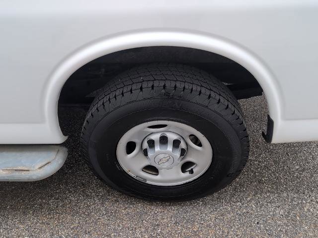 Used 2018 Chevrolet Express 2500 w/ Driver Convenience Package image 10