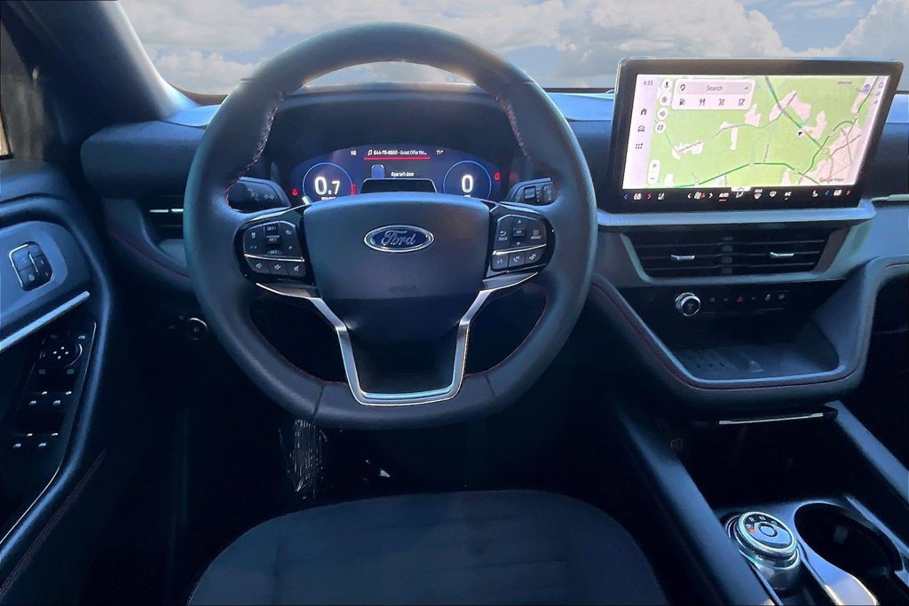 Certified 2025 Ford Explorer ST-Line w/ Premium Package AWD/4WD image 10