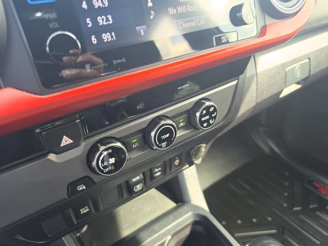 Used 2018 Toyota Tacoma TRD Sport RWD image 29