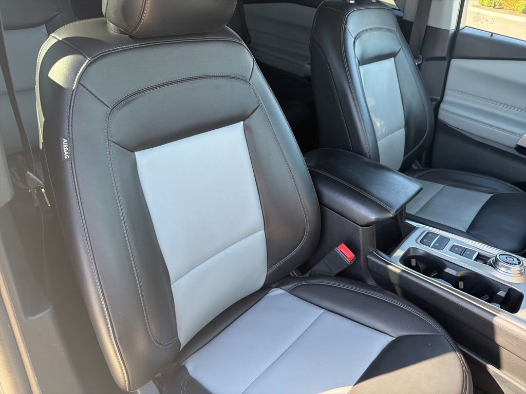 Certified 2022 Ford Explorer XLT w/ Equipment Group 202A image 31