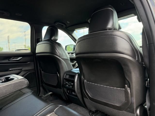 Used 2025 Jeep Grand Cherokee Altitude AWD/4WD image 20