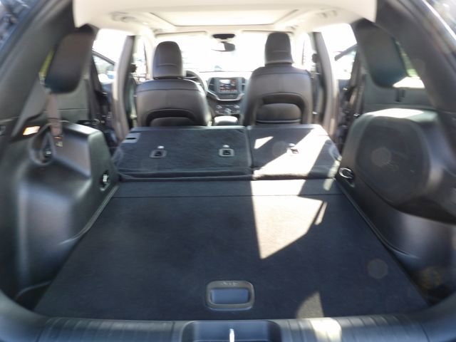 Used 2022 Jeep Cherokee Latitude Lux w/ Sun & Sound Group image 28