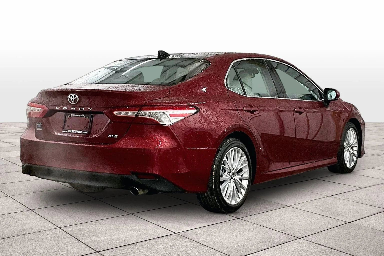 Used 2019 Toyota Camry XLE w/ Navigation Package image 11