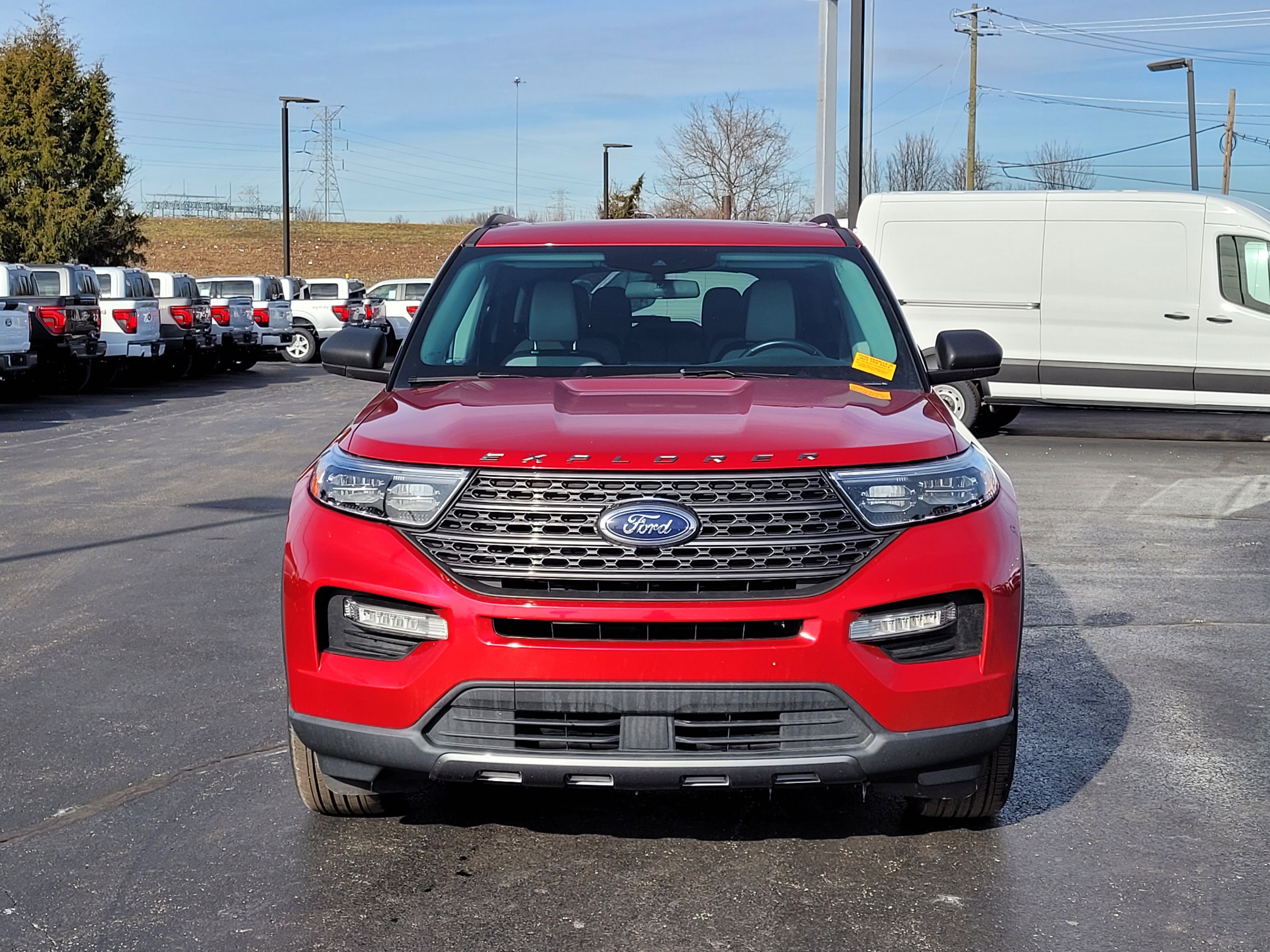 Certified 2021 Ford Explorer XLT w/ Equipment Group 202A image 8