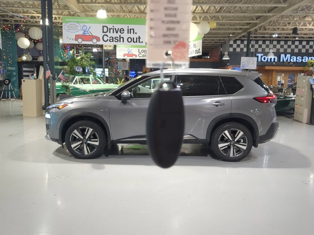 Used 2022 Nissan Rogue Platinum w/ Head-Up Display Package AWD/4WD image 4