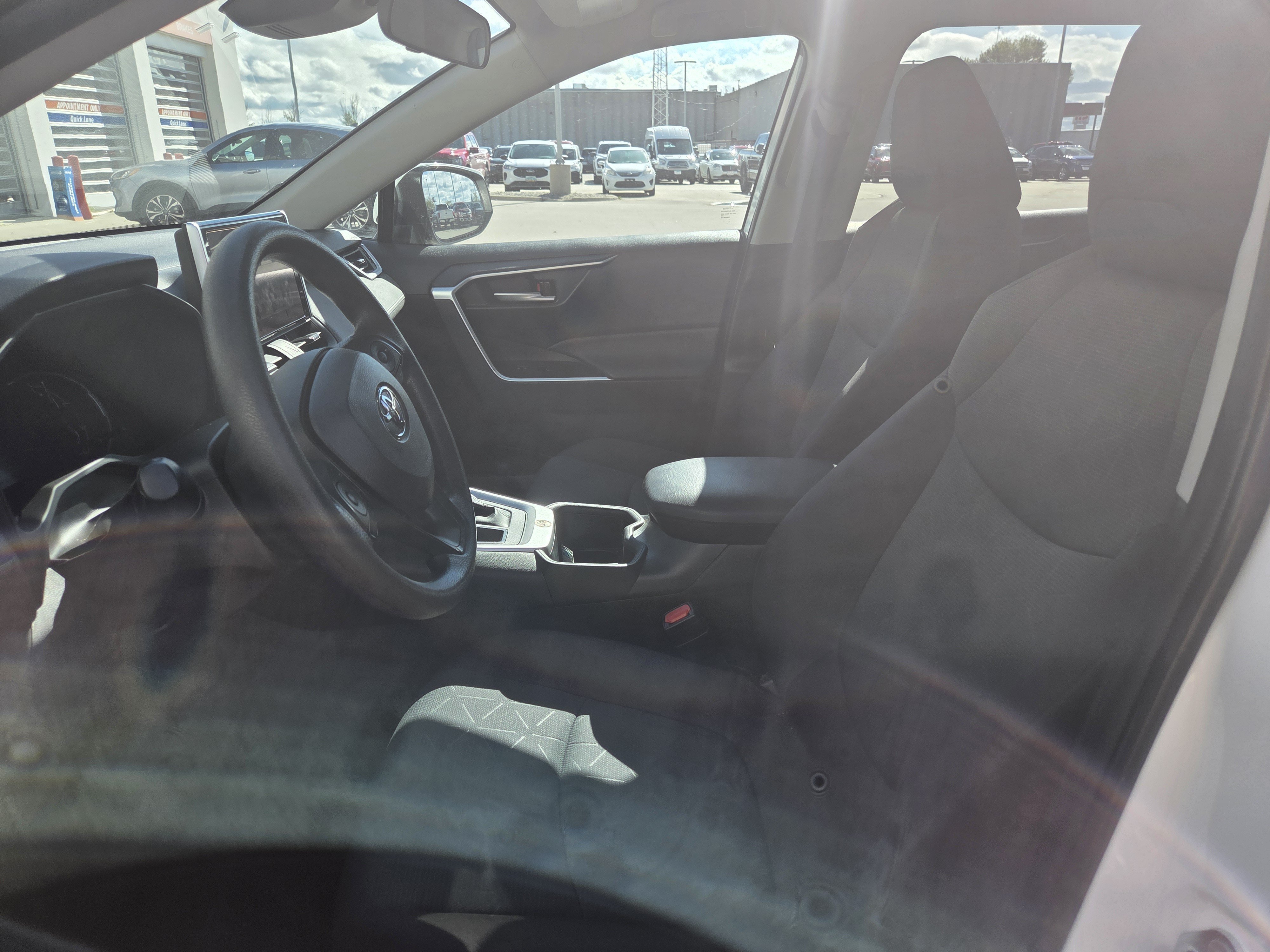 Used 2025 Toyota RAV4 XLE AWD/4WD image 7