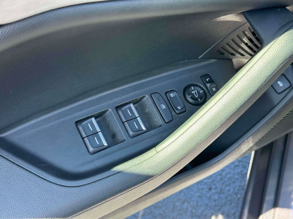 Used 2023 Acura TLX FWD image 17