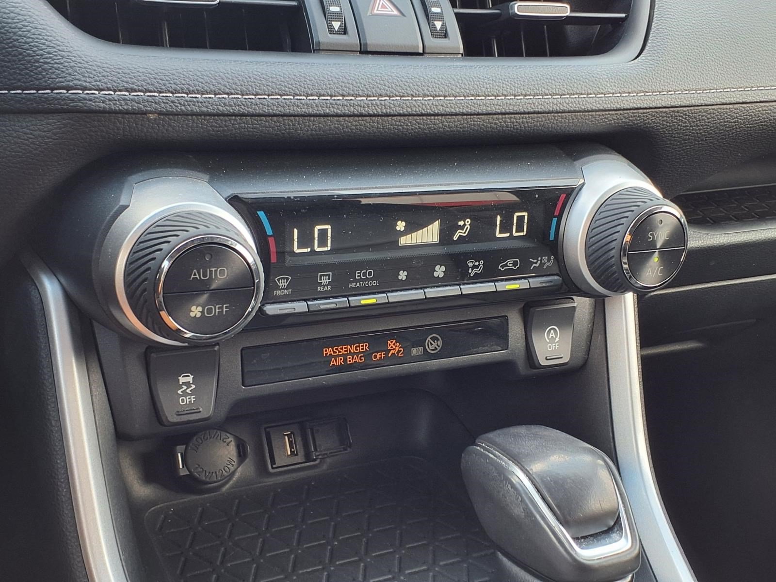 Used 2020 Toyota RAV4 XLE Premium FWD image 18