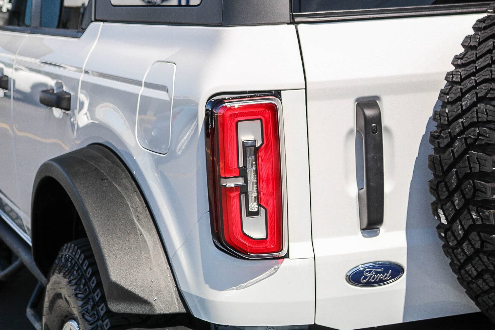 Certified 2023 Ford Bronco Badlands w/ Sasquatch Package AWD/4WD image 9