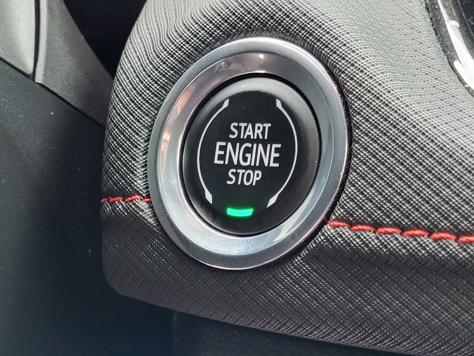 Used 2024 Chevrolet TrailBlazer RS w/ Driver Confidence Package image 24