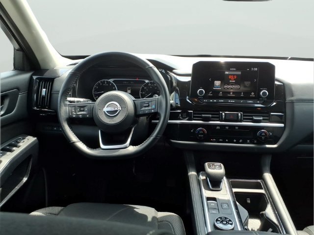 Used 2025 Nissan Pathfinder SV AWD/4WD image 10