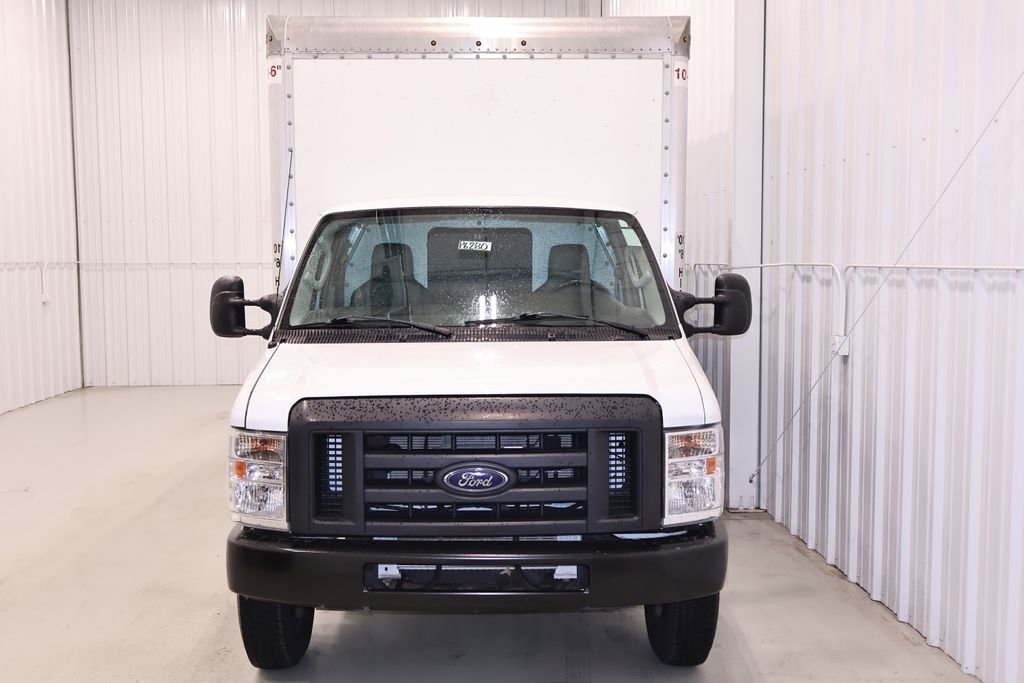 Certified 2019 Ford E-450 and Econoline 450 Super Duty w/ Power Windows & Locks Group RWD image 5