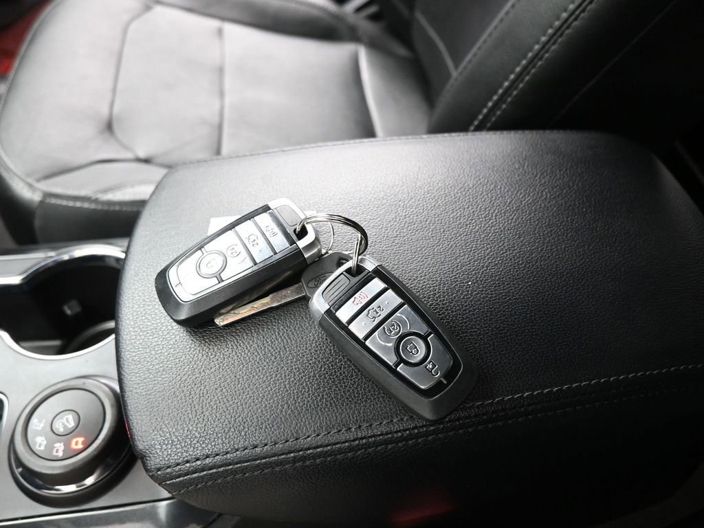 Certified 2018 Ford Explorer Limited w/ Ford Safe & Smart Package image 54