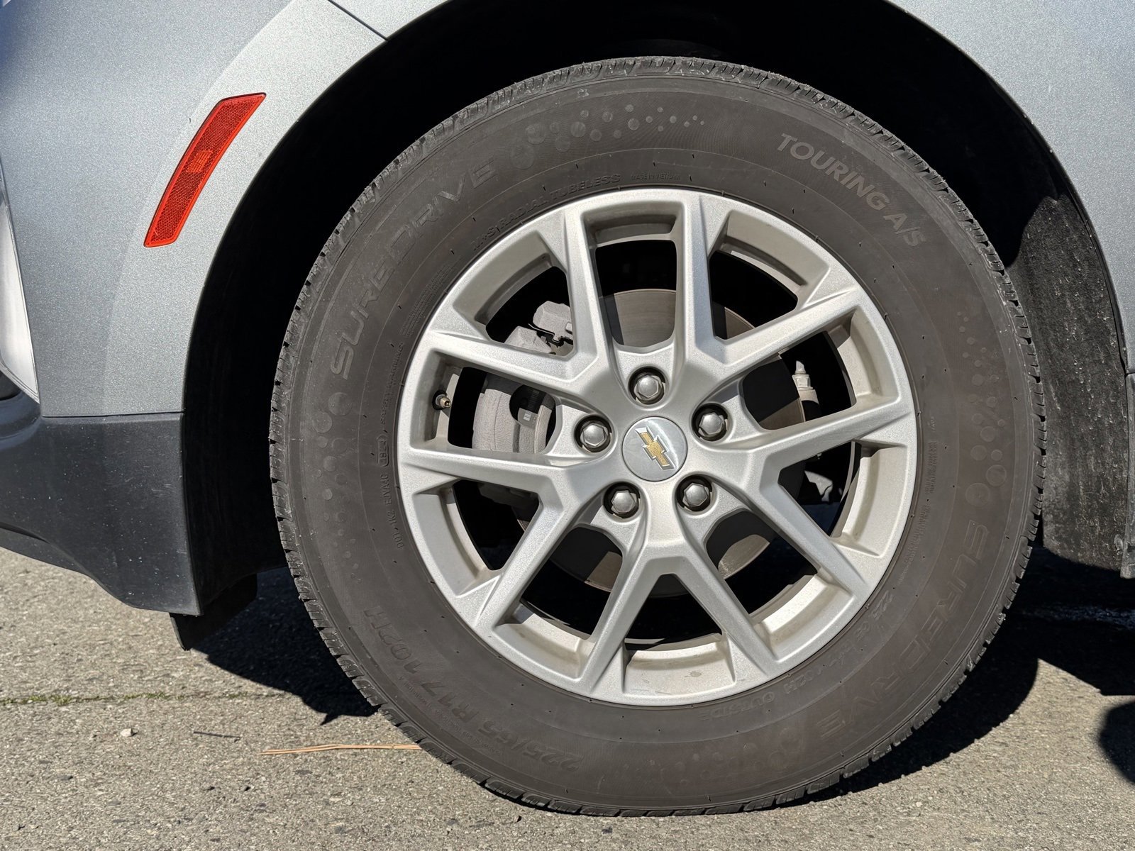 Used 2023 Chevrolet Equinox LT image 9