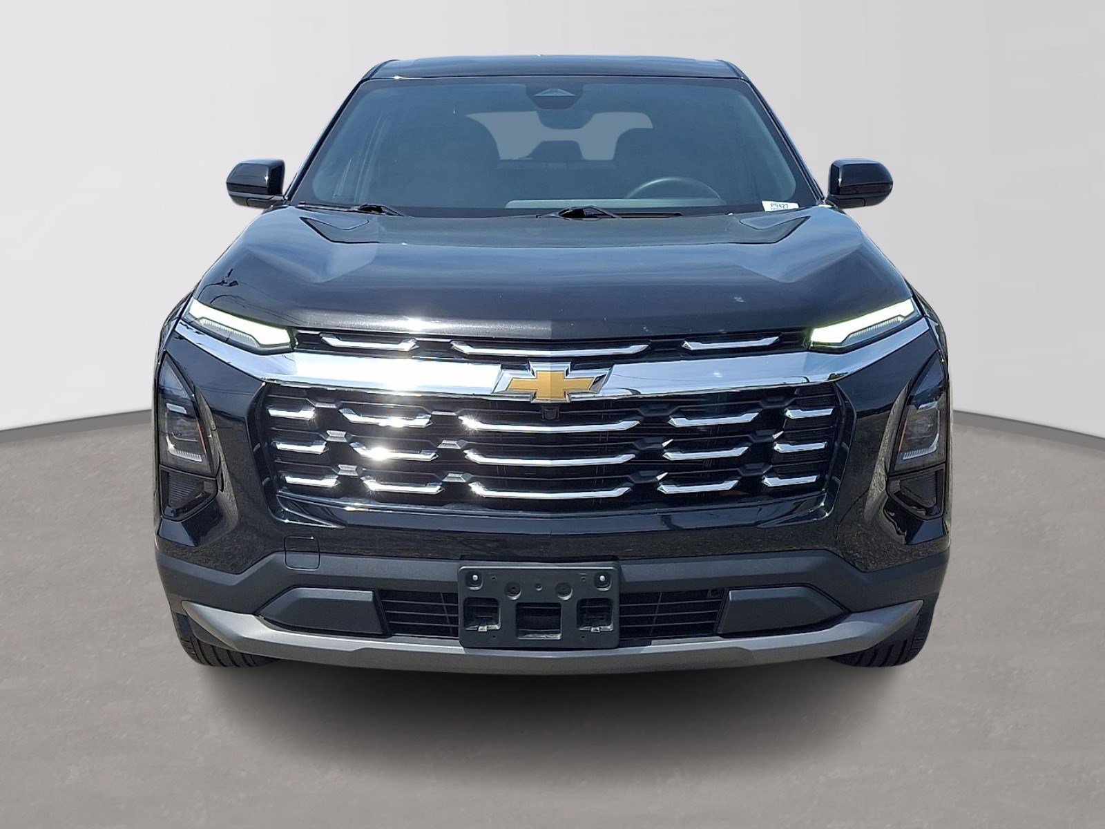 Used 2025 Chevrolet Equinox LT image 2