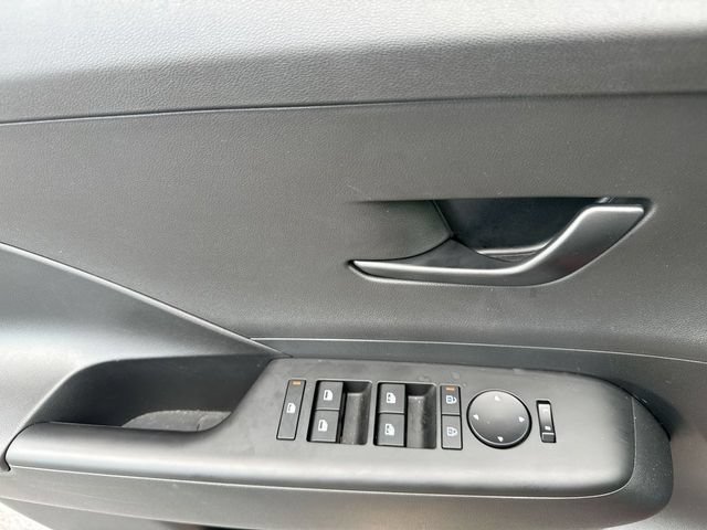 Used 2026 Hyundai Kona SEL Sport FWD image 13