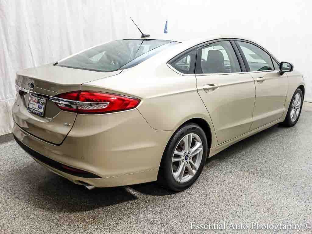 Certified 2018 Ford Fusion SE w/ Fusion SE Technology Package FWD image 7