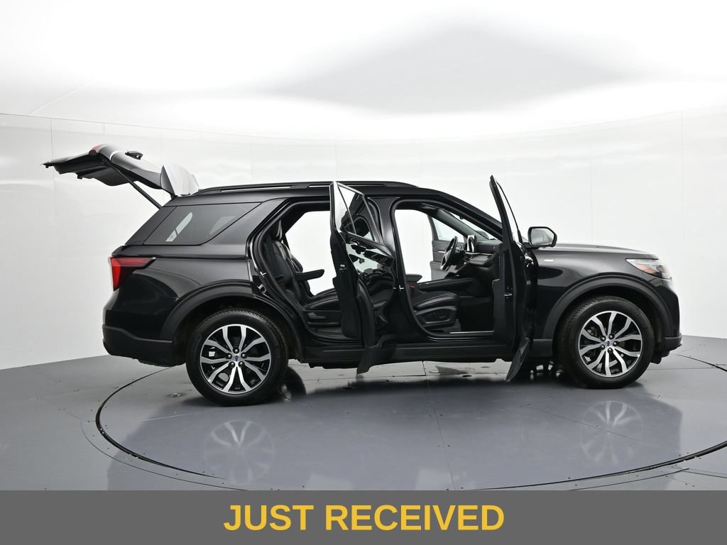 Certified 2025 Ford Explorer ST-Line AWD/4WD image 29