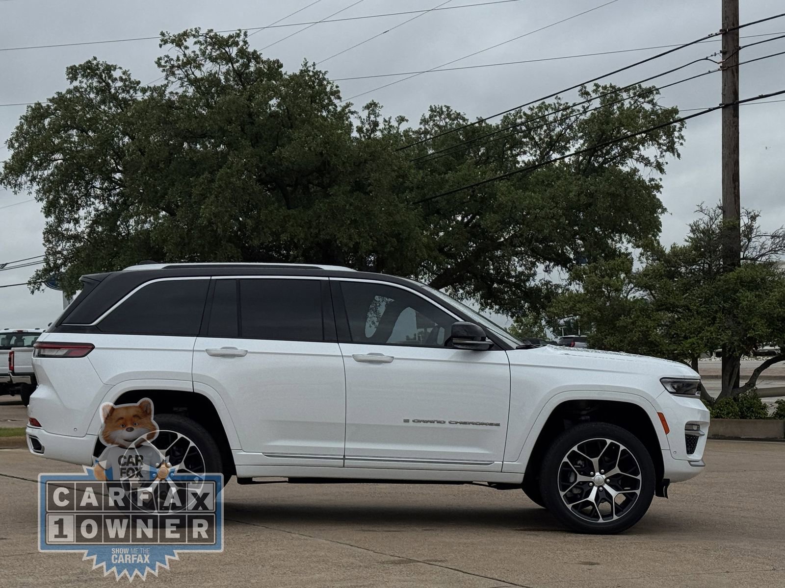 Used 2023 Jeep Grand Cherokee Summit AWD/4WD image 3