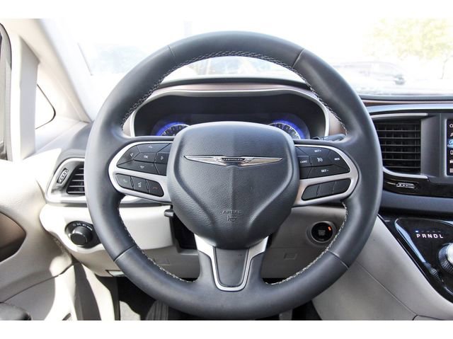 Used 2023 Chrysler Voyager LX FWD image 15