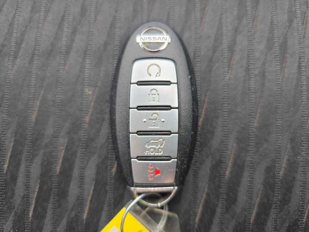 Used 2017 Nissan Rogue SV w/ SV Premium Package image 21