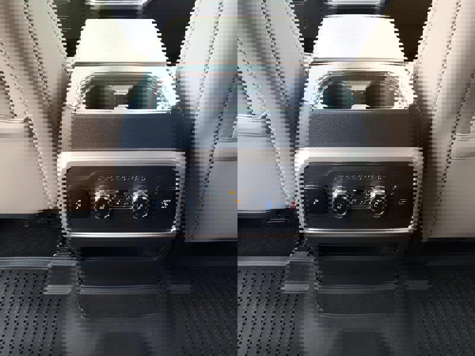 Certified 2022 Ford Expedition XLT image 16