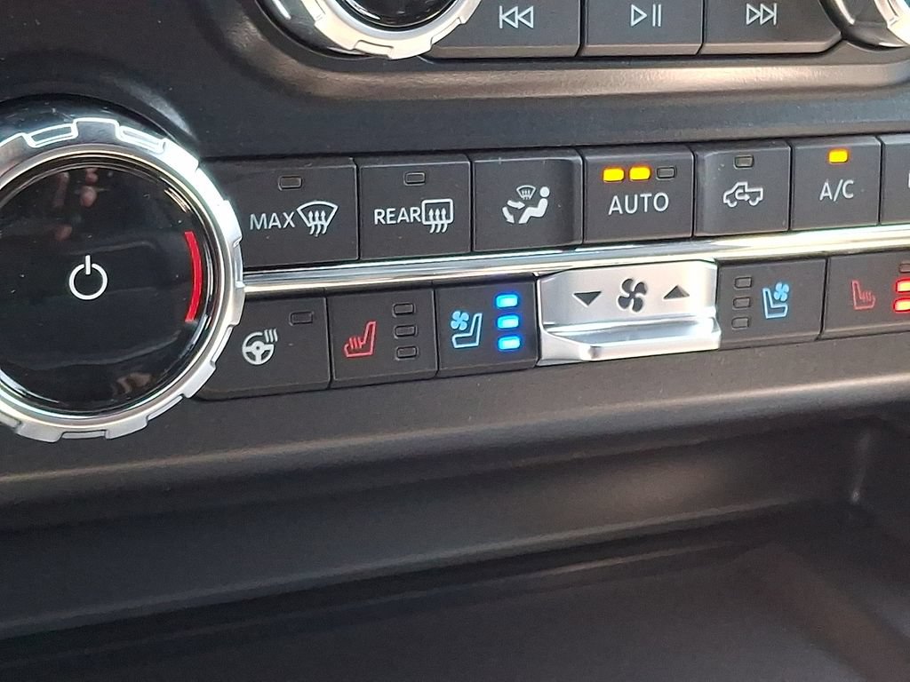 Certified 2026 Ford F350 Platinum AWD/4WD image 23