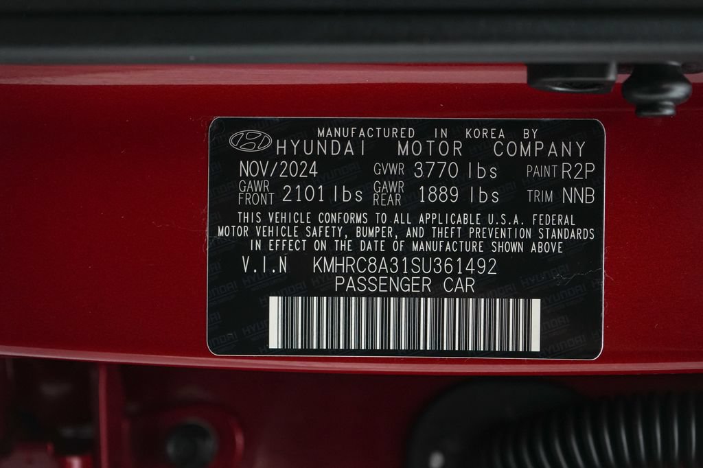 Used 2025 Hyundai Venue Limited FWD image 25